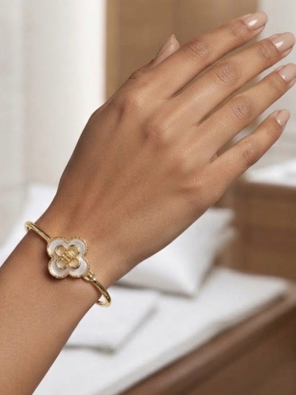 TORY BURCH KIRA CLOVER 18K GOLD BRACELET